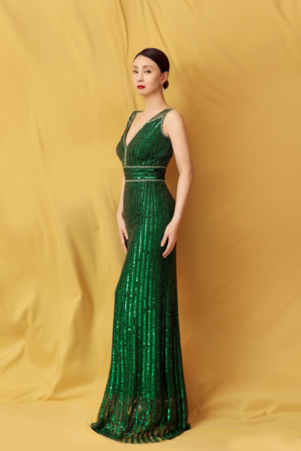 最新時(shí)尚趨勢(shì)下的紅色禮服魅力展現(xiàn)